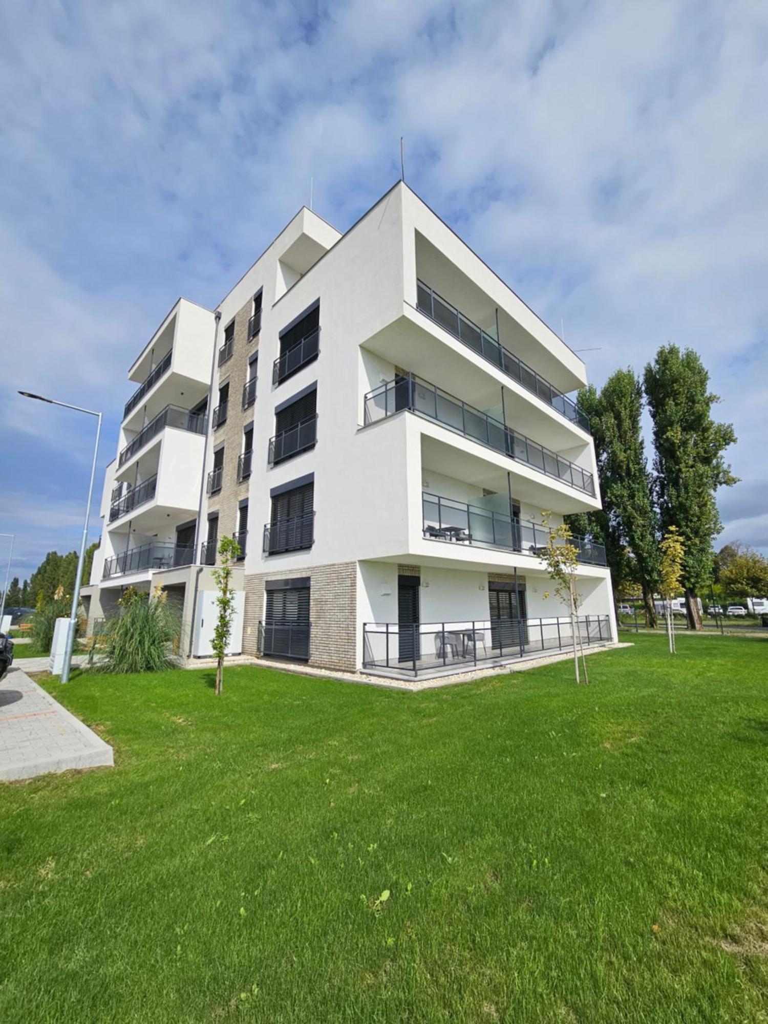 Harmonia Riva Apartman B11 Dunajská Streda 외부 사진